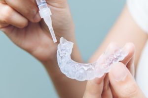 teeth whitening kit